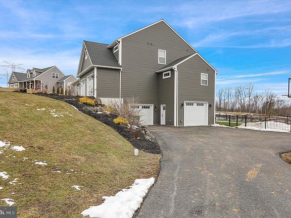 5th image of 120 Great Bend Way