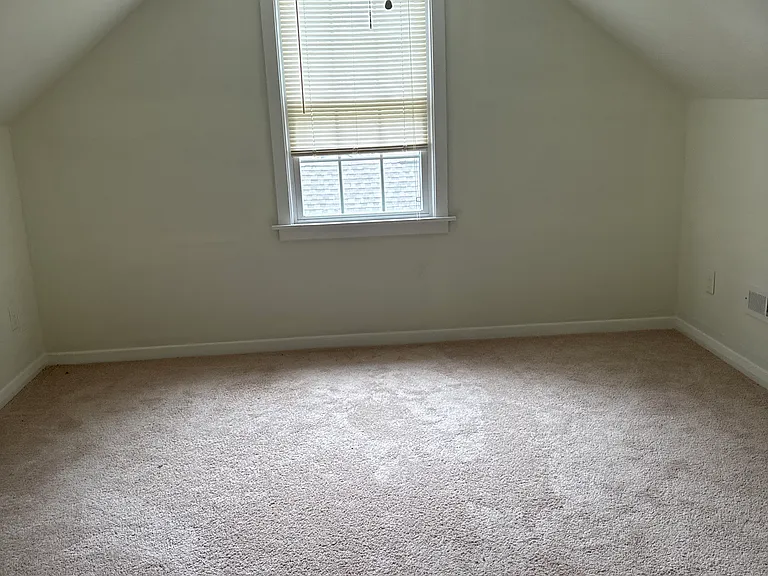 40 Moores Ln S — Photo 12