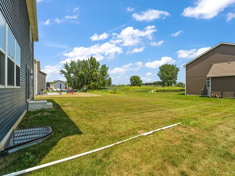 11423 Thomas St — Photo 32