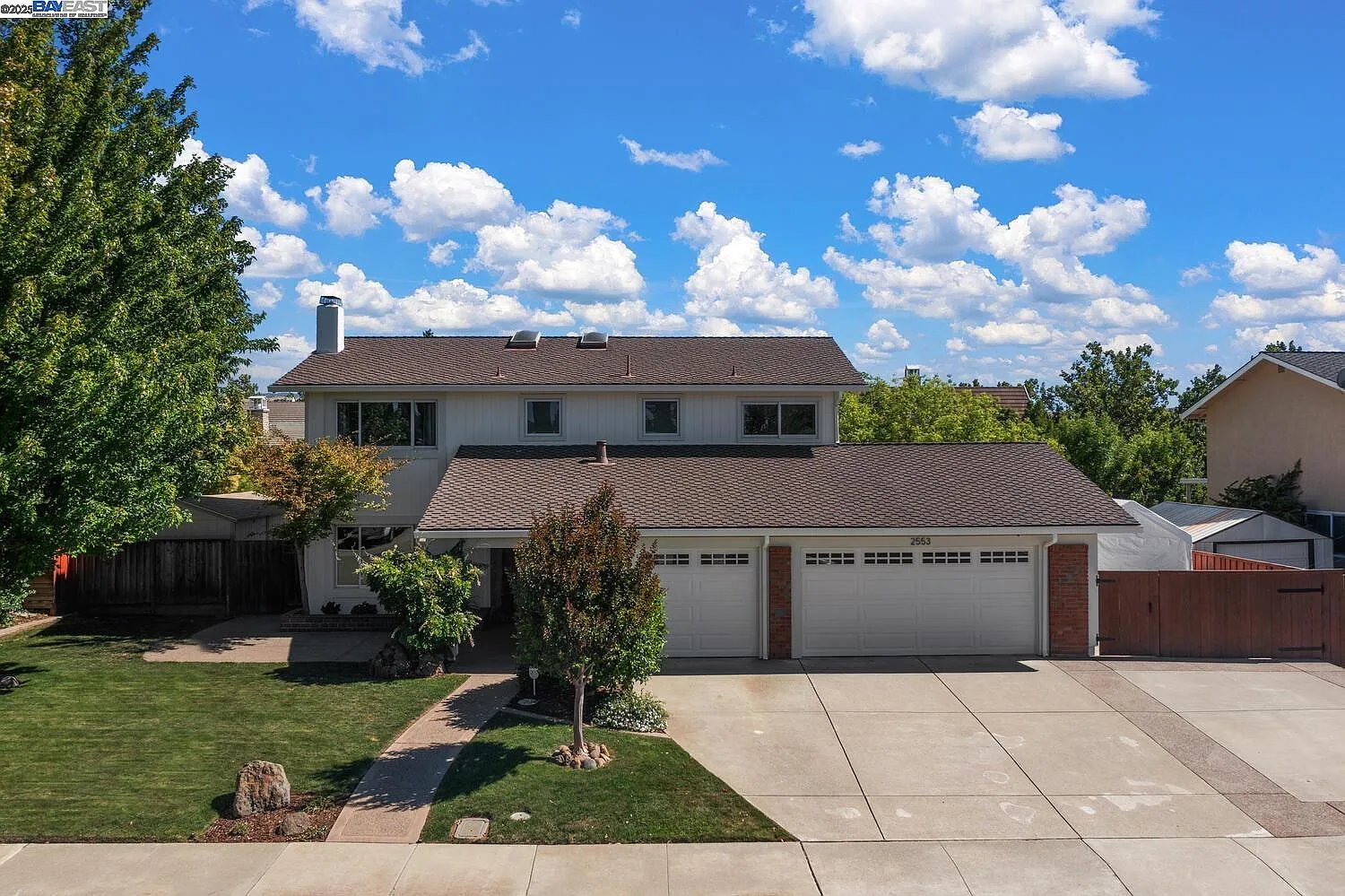 2553 Regent Rd photo 1