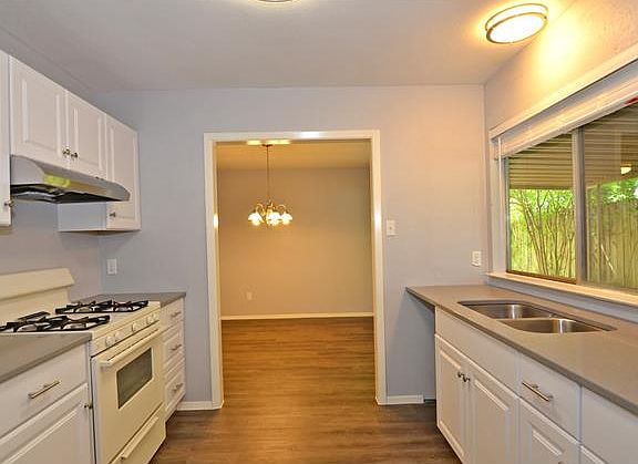 5th image of 9603 Parkfield Dr