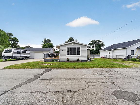 4th image of 313 Ackerson Lake Dr
