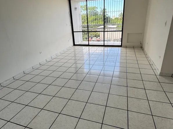 1019 Avenue Luis Vigoreaux #E5, Guaynabo, PR 00966