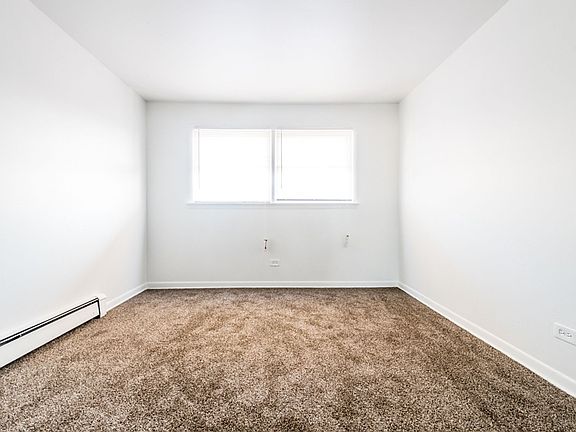 3rd image of 1121-1125 W 127th St #1123-C4
