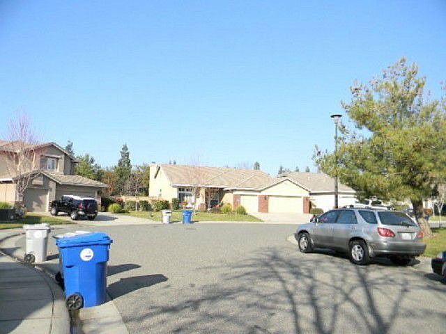 2nd image of 1141 Kingfisher Cir