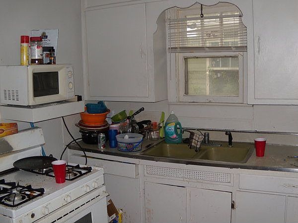 2nd image of 2819 E 18th St