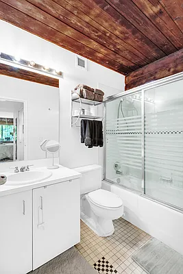 Rented by Douglas Elliman | media 15