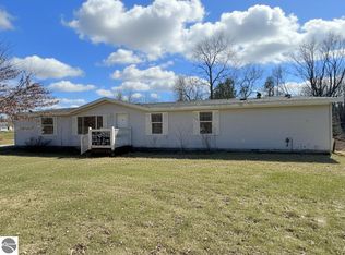 10389 S Grant Ave, Clare, MI 48617