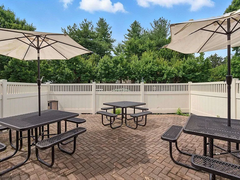 Grilling Patio/Picnic Area