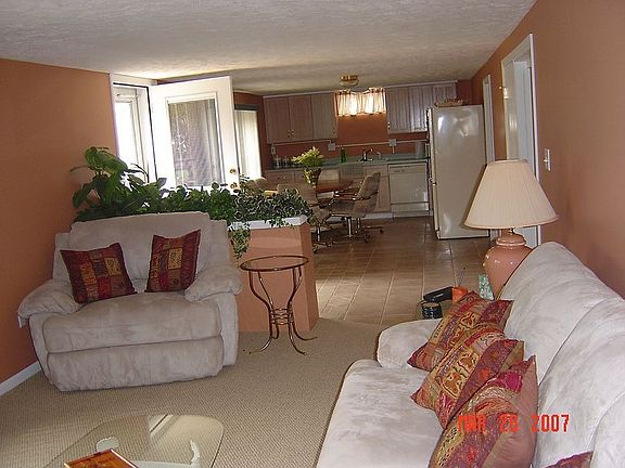 Full finished basement with a complete kitchen!