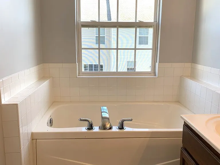 572 S Carlisle St — Photo 30