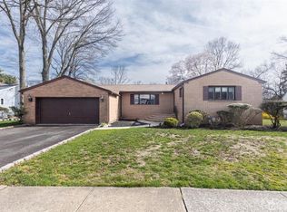 18 Olden Rd, Edison, NJ 08817