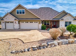 1919 Summit Ridge Dr, Kerrville, TX 78028