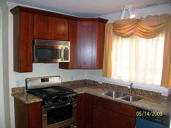 New gourmet kitchen
