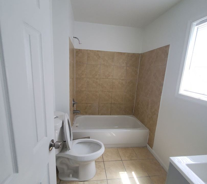 1st image of 614 Lafayette Ave APT C
