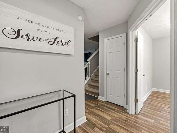 4th image of 7107 Springchase Way