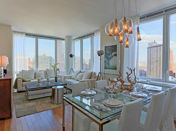 160 West 62nd Street image 1 of 11