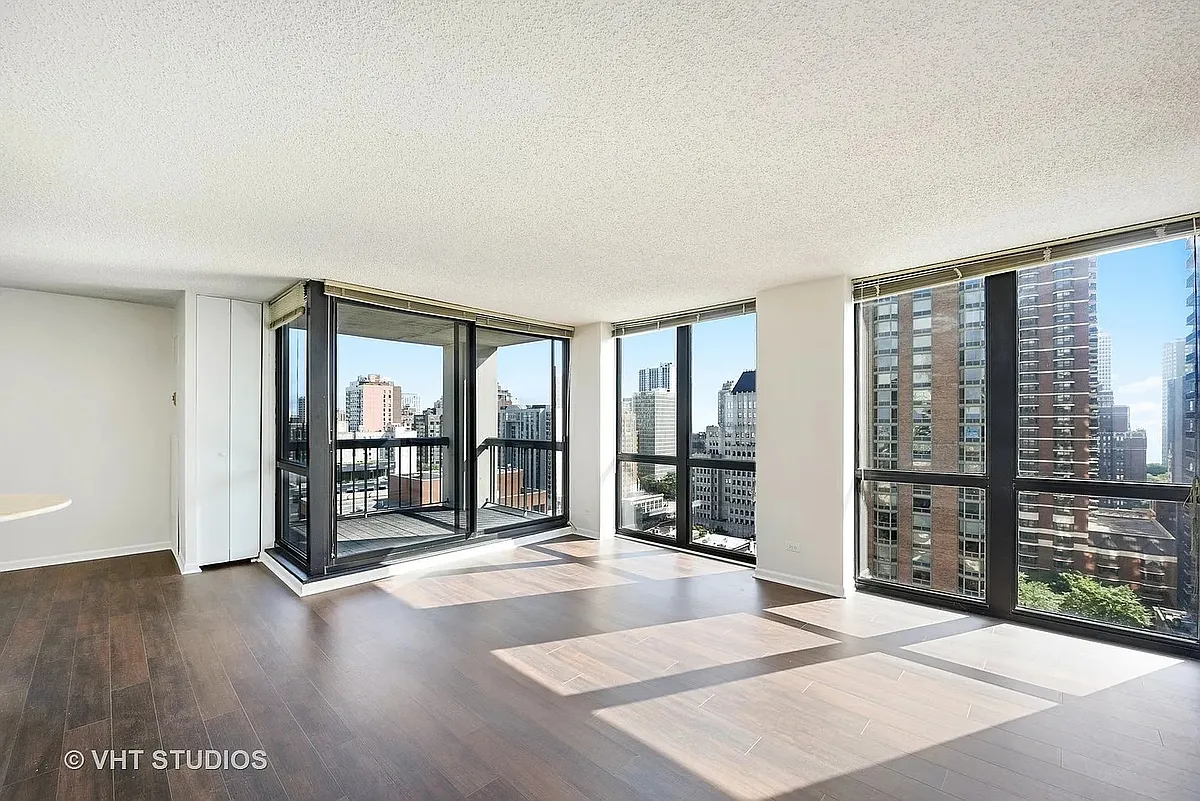 Building Photo - 1122 N Clark St #1806