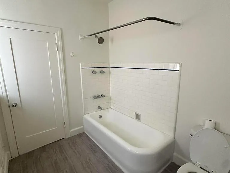 232 S Berendo St #4 — Photo 5
