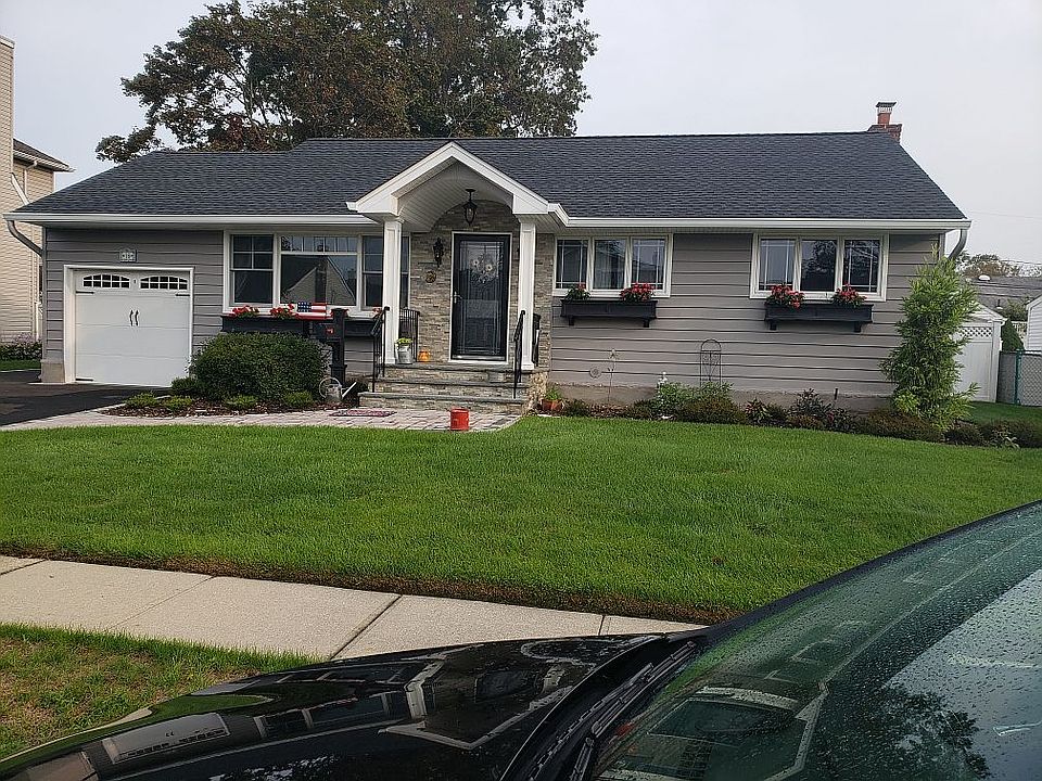 1st image of 16 Piper Pl