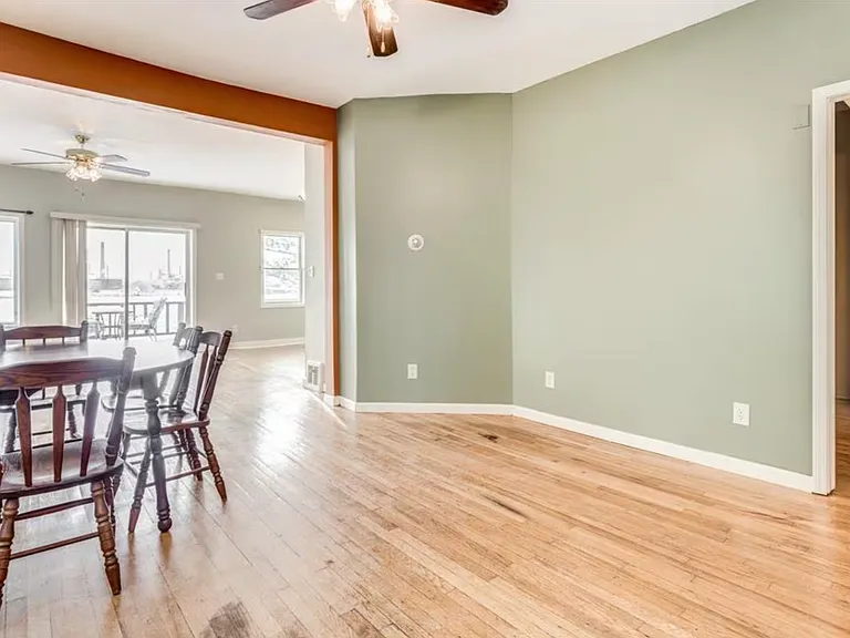 2430 Military St #2 — Photo 7