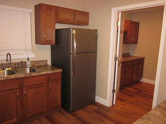 4th image of 809 W Hamilton St