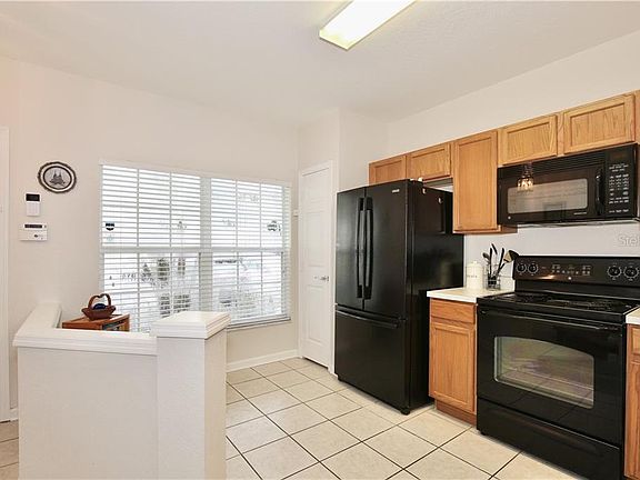 4th image of 1821 Stockton Dr