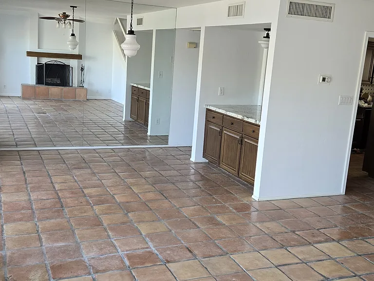156 Laguna Royale Dr — Photo 19