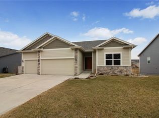 917 Shelby Dr, Adel, IA 50003