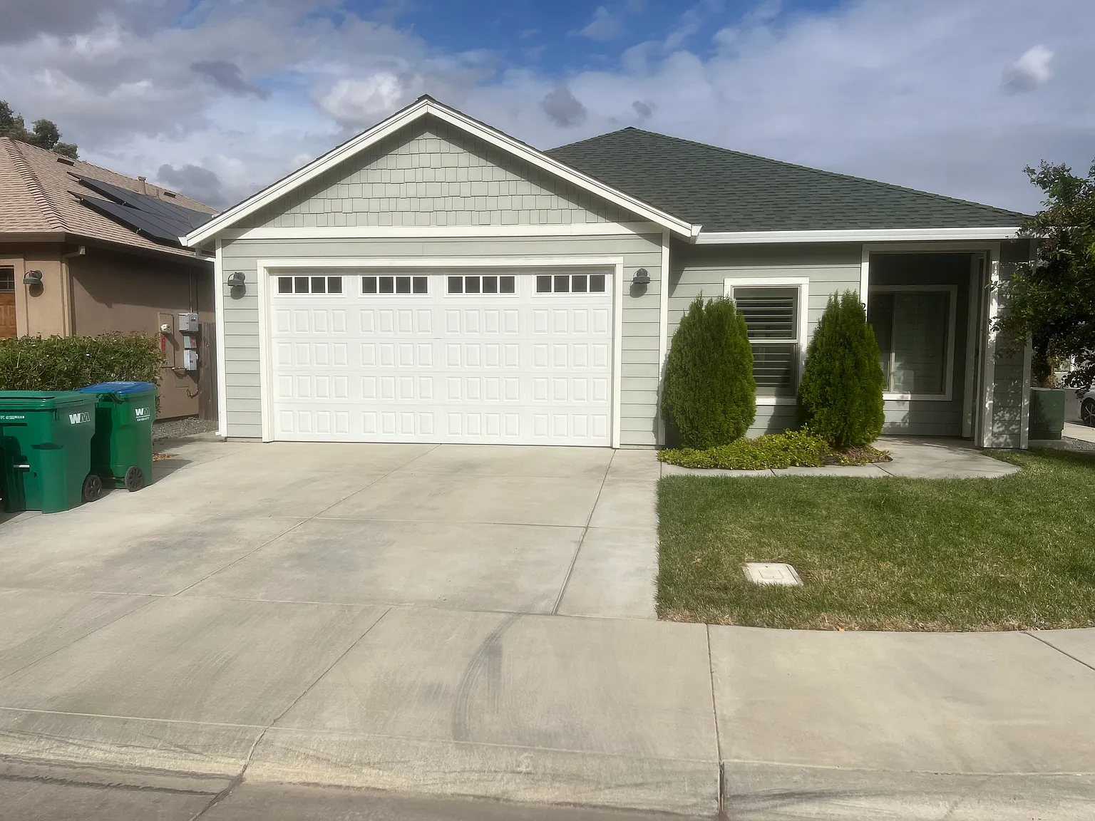 3 bed, 1312 sqft, $2,100 — Photo 1