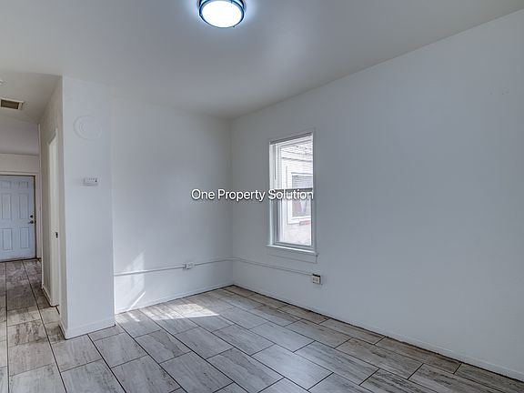 5th image of 2453 Prospect St