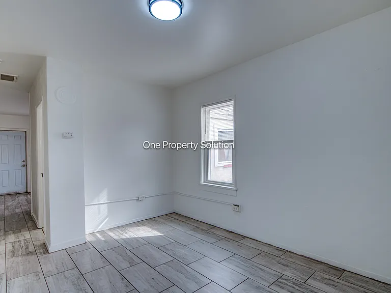 2453 Prospect St — Photo 4