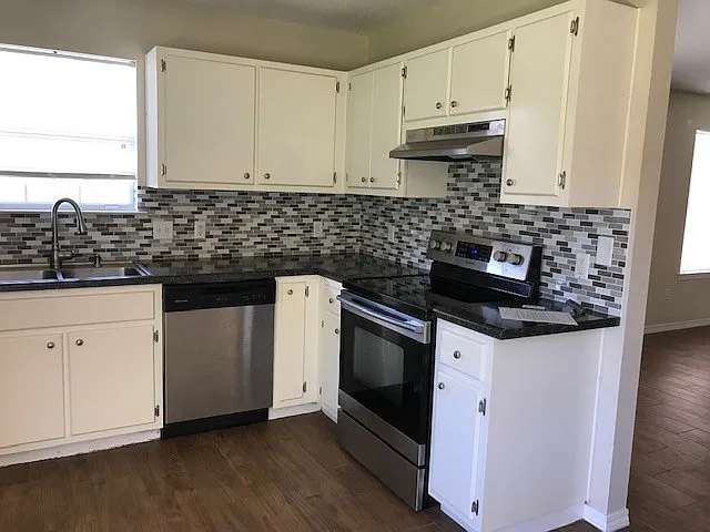 20 Stowe Rd — Photo 8