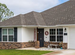 2108 Carlisle St, Gentry, AR 72734