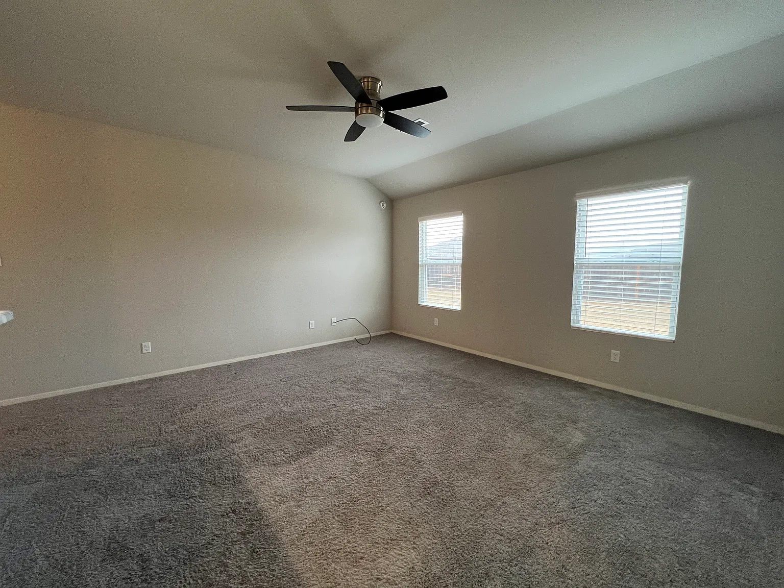 3 bed, 1392 sqft, $1,550 — Photo 2