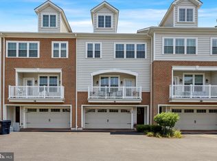 29 Village Sq, Paoli, PA 19301