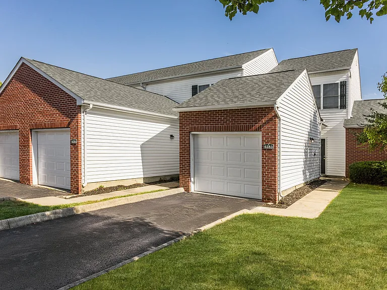 Apartment with Garage Space