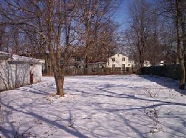 2nd image of 9521 E Center St