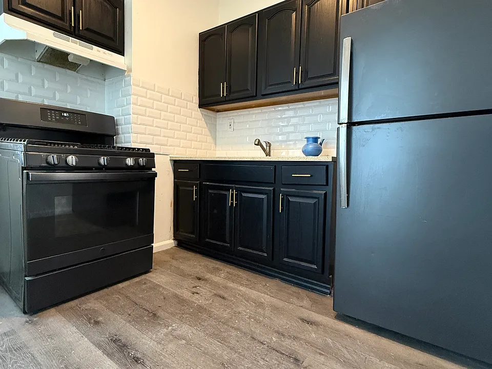 119 Wakefield Ave #2