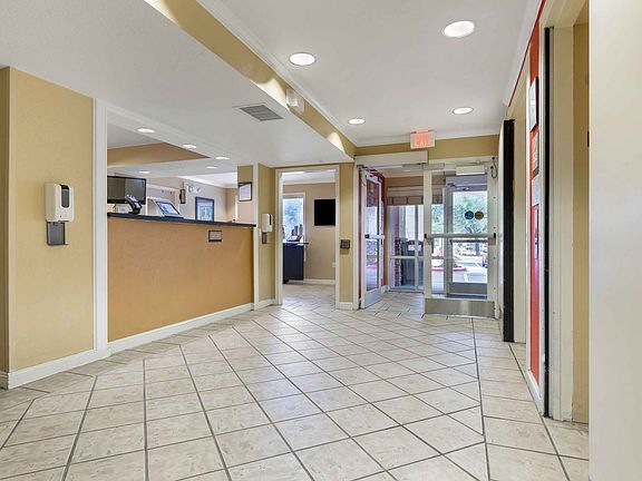 Lobby and Guest Check-in