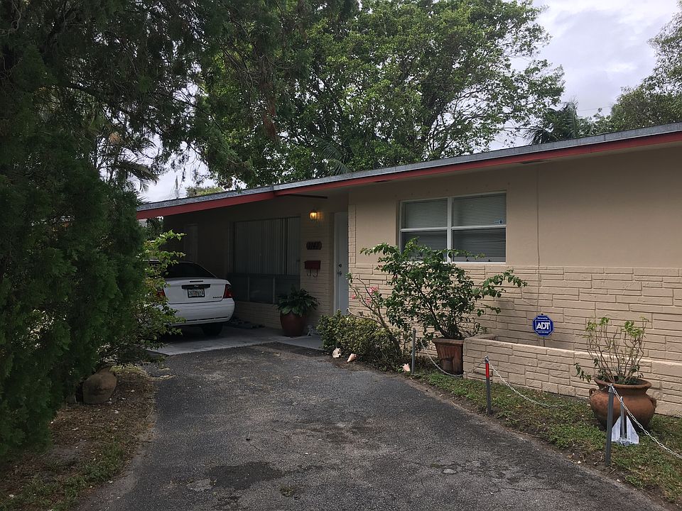 1st image of 1141 Iroquois Ave