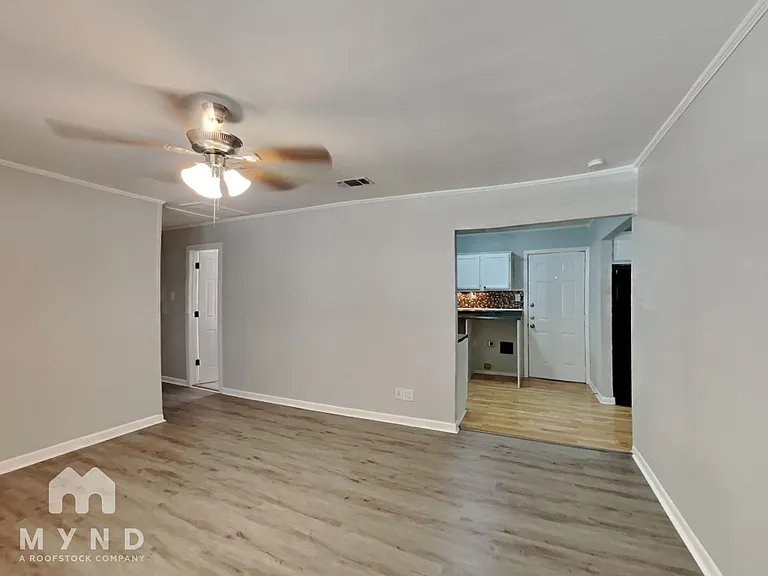 1207 Grace St — Photo 8