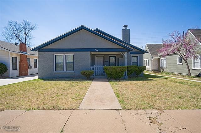 1st image of 880 Ross Ave