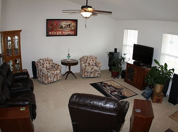 4th image of 5811 Ashby Dr