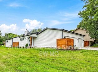 3481 W Moark St, Springfield, MO 65810
