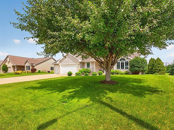 3rd image of 465 Winding Waters Way