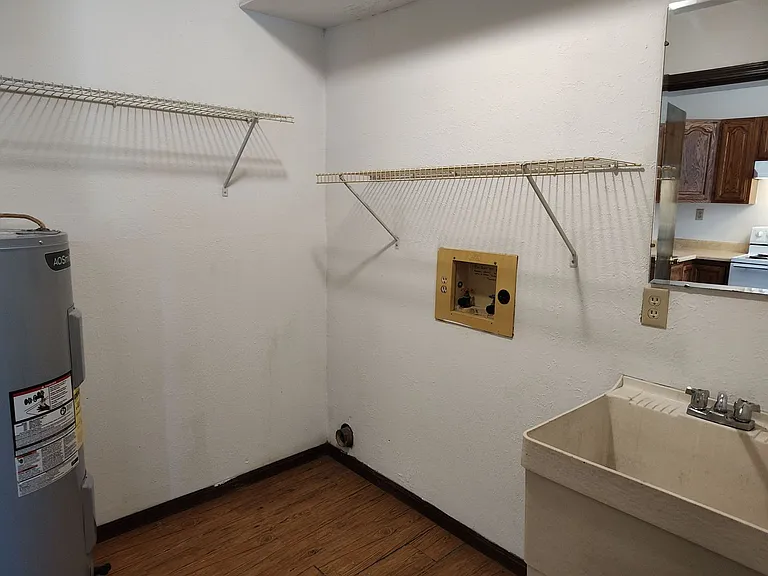 601 Boxwood Dr #1-6 — Photo 7