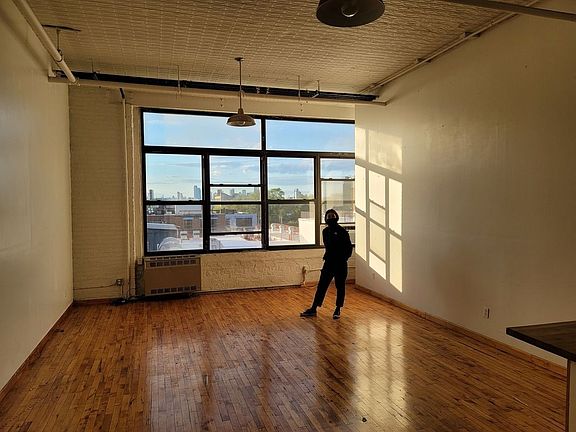 2nd image of 9 White St APT 205