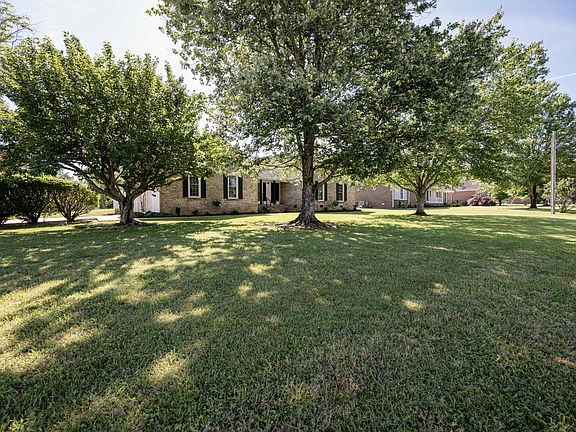 4th image of 152 Greenbriar Cir