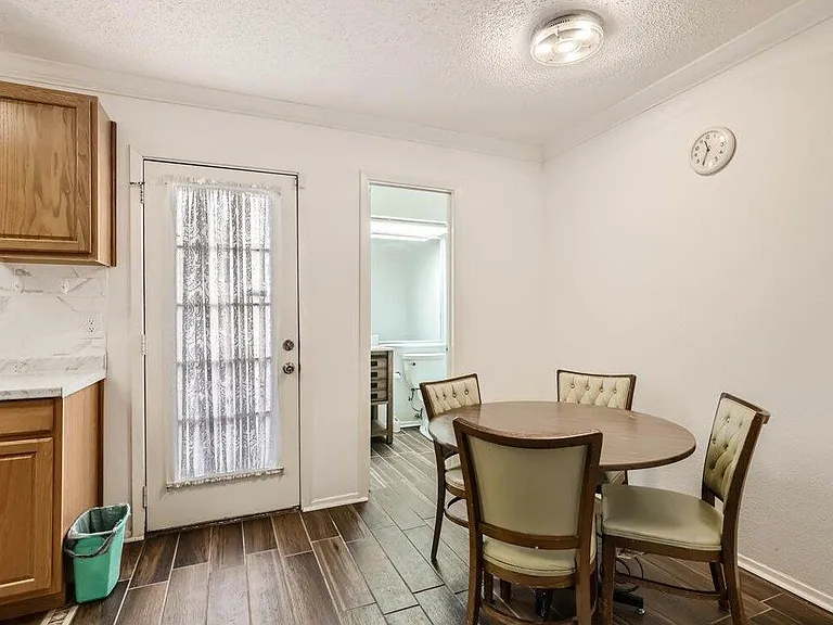 8400 Jamestown Dr #512 — Photo 6